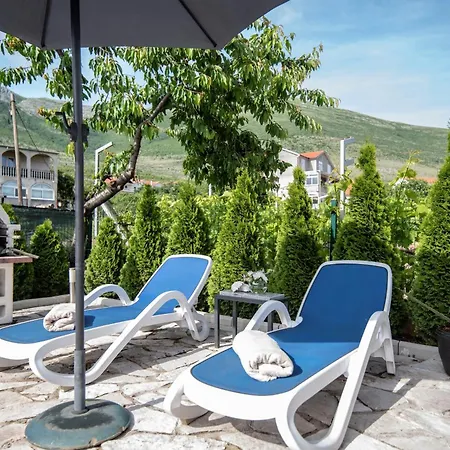 Apartament Azzurro With Swimming Pool & Jacuzzi *