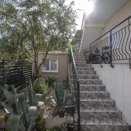 Apartment Azzurro With Swimming Pool & Jacuzzi Trebinje