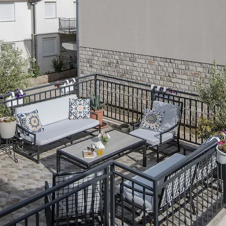 Apartament Azzurro With Swimming Pool & Jacuzzi