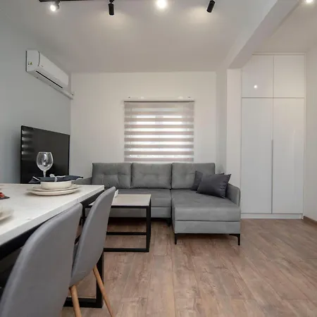 Azzurro With Swimming Pool & Jacuzzi Apartament Trebinje