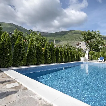 Apartment Azzurro With Swimming Pool & Jacuzzi Trebinje
