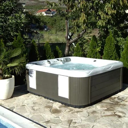 Azzurro With Swimming Pool & Jacuzzi